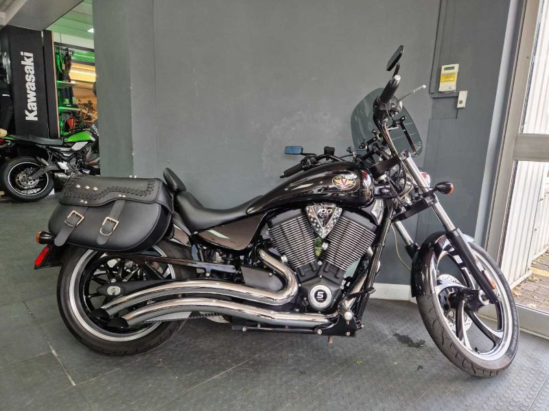 2010 Victory 8 Ball Black