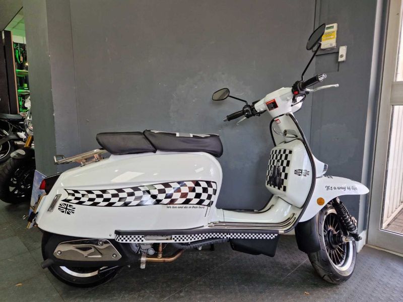 2024 Royal Alloy GP 125 LC E5 White