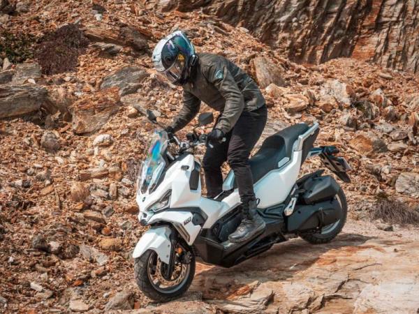 New Sym ADX 125 CHAMELEON BLUE - Drayton Croft Motorcycles