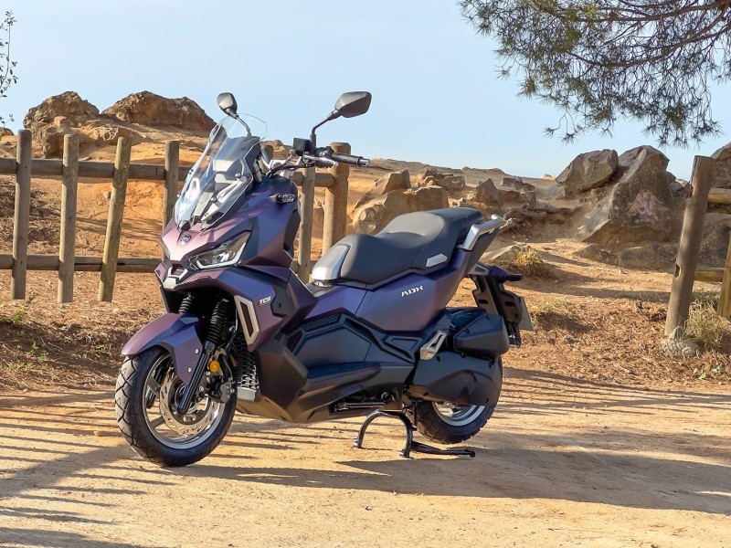 New Sym ADX 125 CHAMELEON BLUE