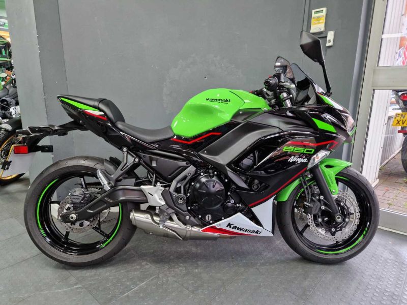 2022 Kawasaki Ninja 650 Green