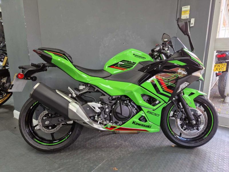 2025 Kawasaki NINJA 500 SE Green