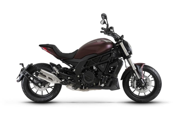 New Benelli 502 CRUISER RED