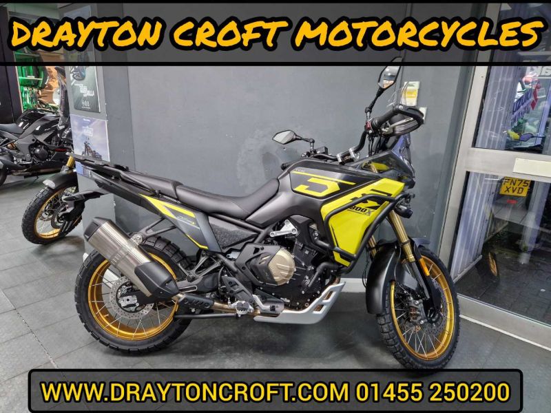 New Voge DS800X RALLY YELLOW