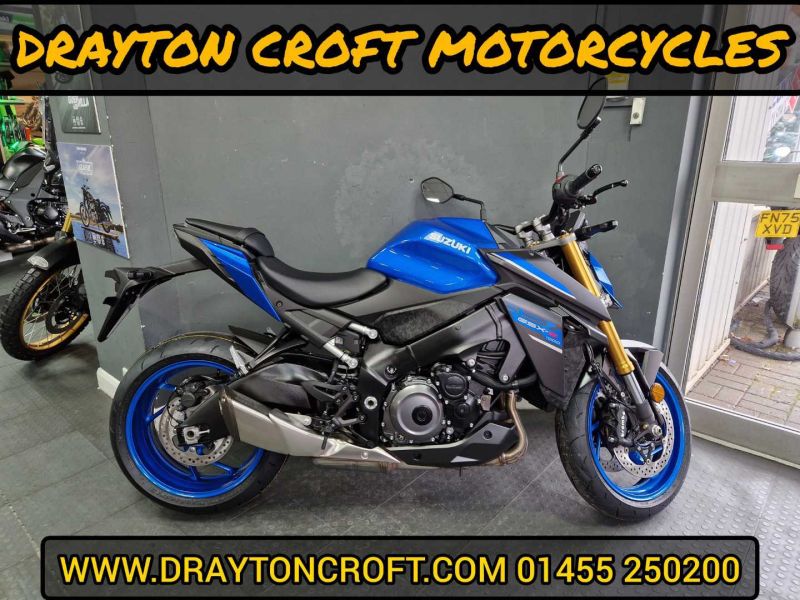 New Suzuki GSX-S1000 MET TRITON BLUE