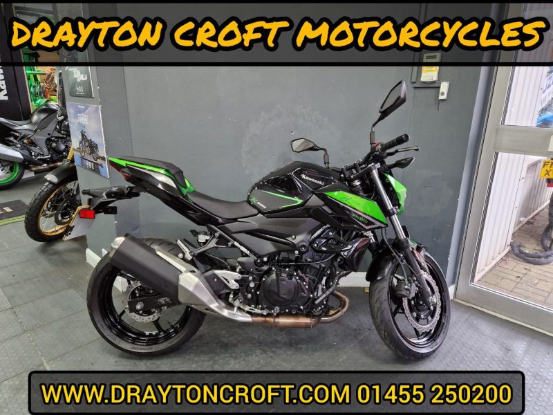 2023 Kawasaki Z400 GREEN