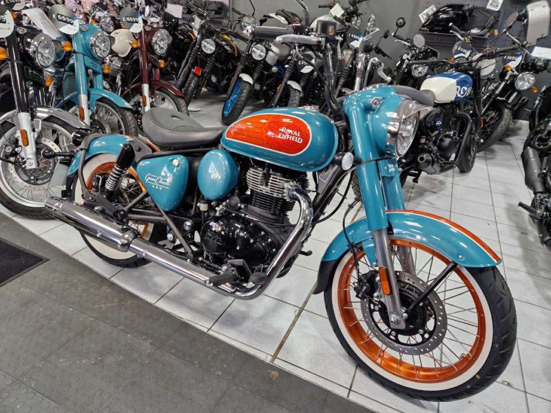 New Royal Enfield GOAN CLASSIC 350 RAVE RED