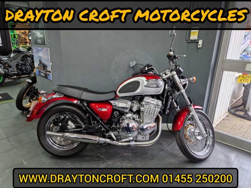 2004 Triumph Thunderbird 885 RED