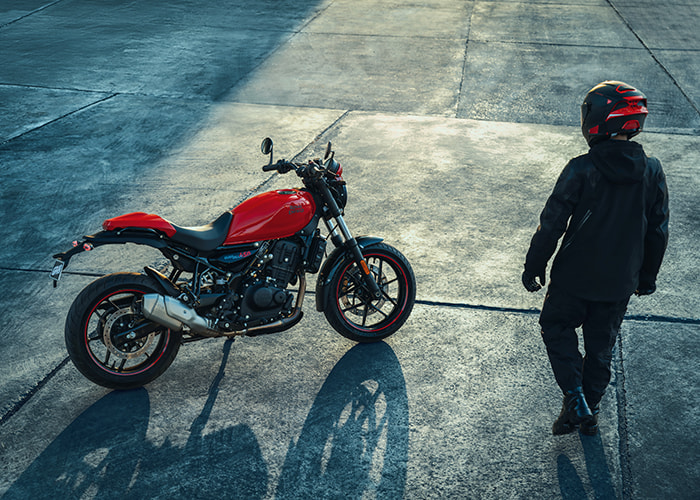New Enfield GUERRILLA 450 C91 APEX BLACK
