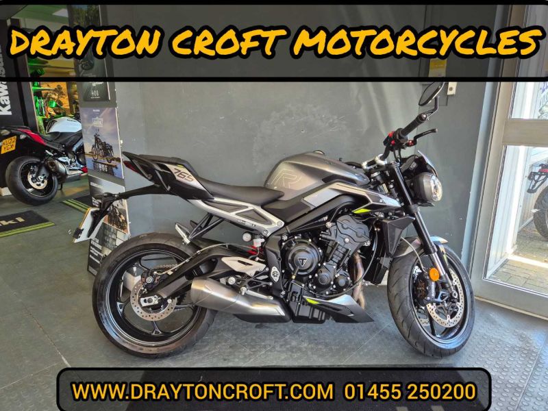 2023 Triumph Street Triple R SILVER