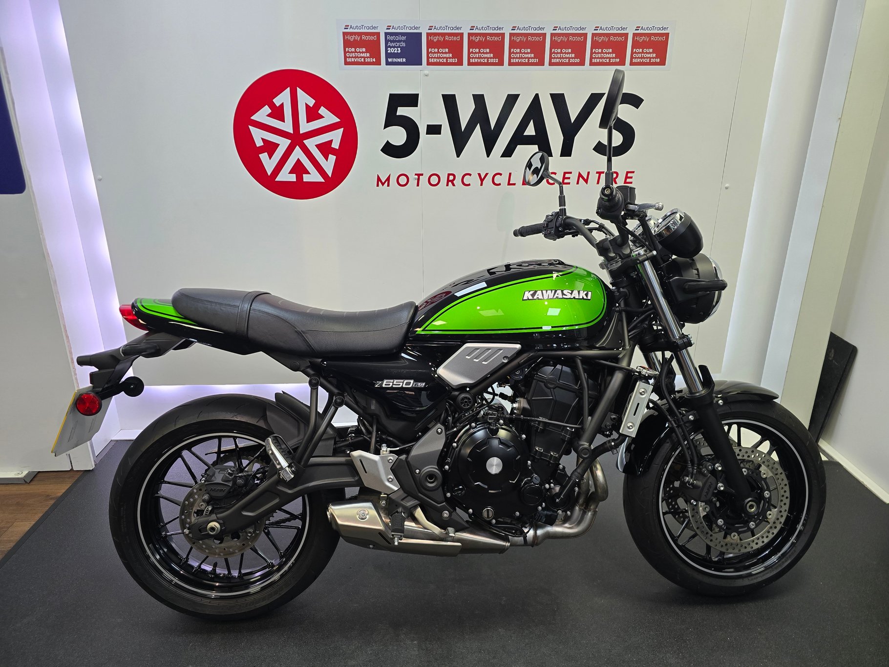 2025 KAWASAKI Z650 RS
