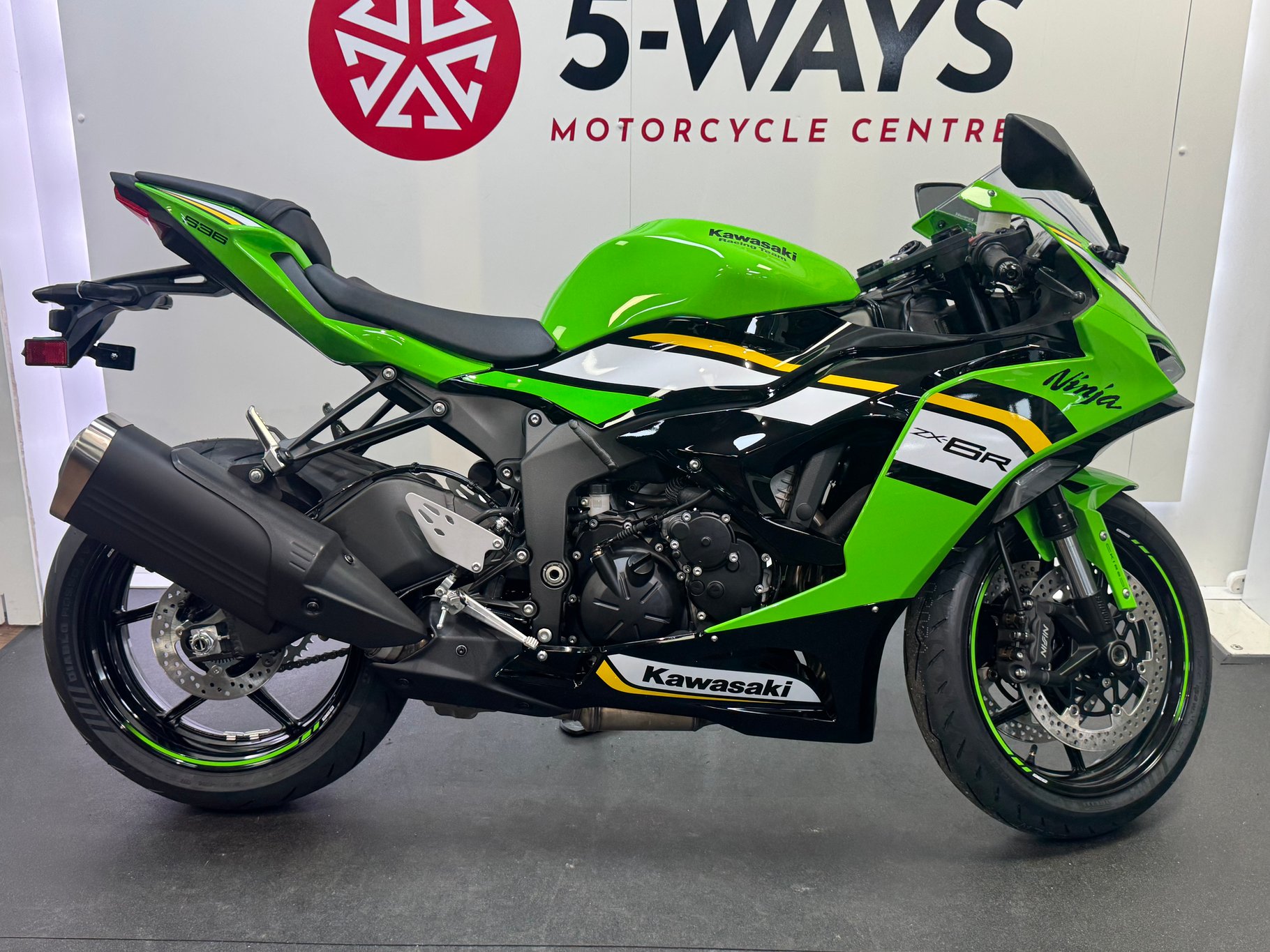 2025 KAWASAKI NINJA ZX-6R