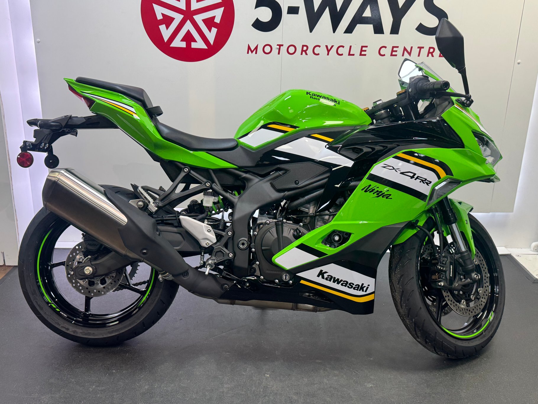 2025 KAWASAKI NINJA ZX-4RR