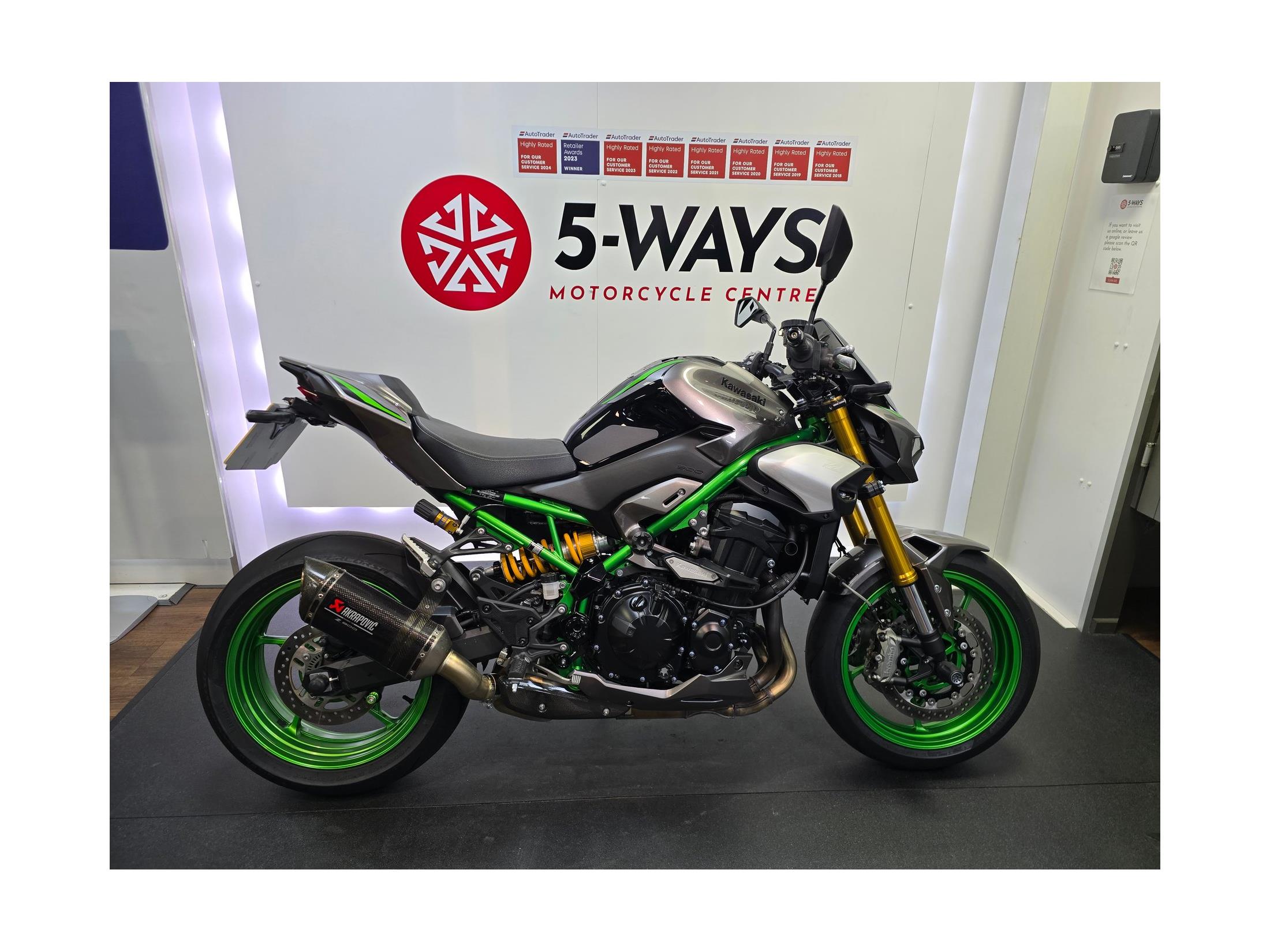2025 KAWASAKI Z900 SE PERFORMANCE