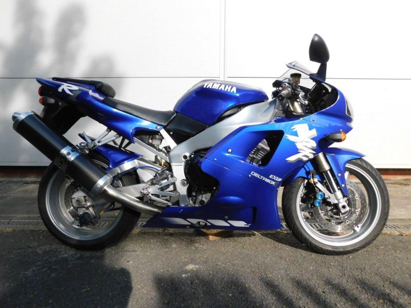 1999 Yamaha YZF R1 Blue