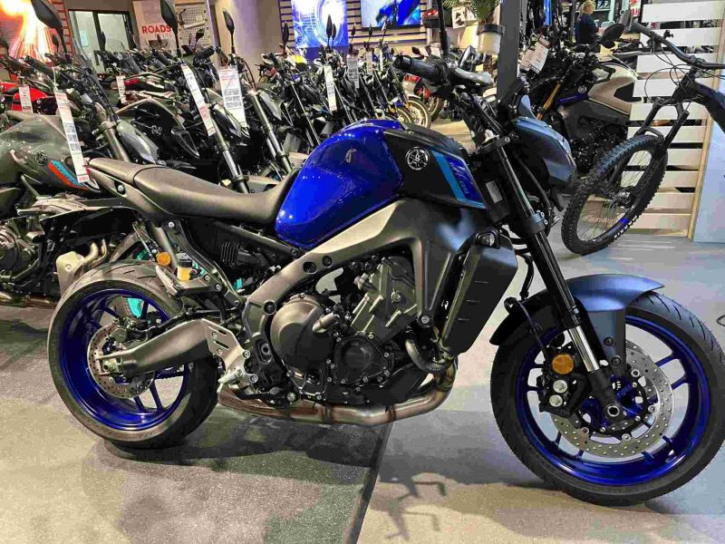 New Yamaha MT09 BLUE METALLIC