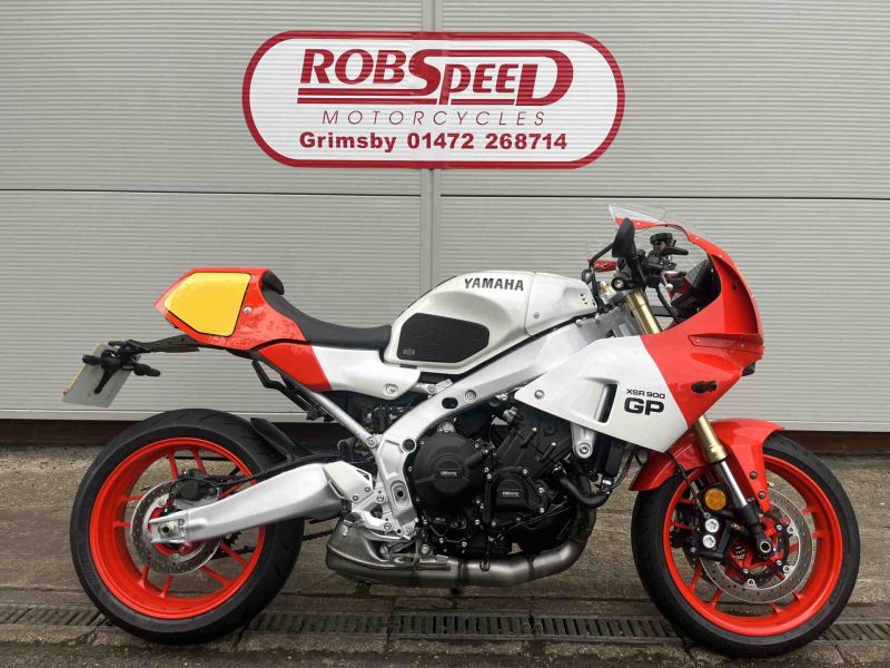 2024 Yamaha XSR 900 GP Red