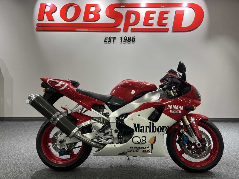 1999 Yamaha YZF R1 Red/white