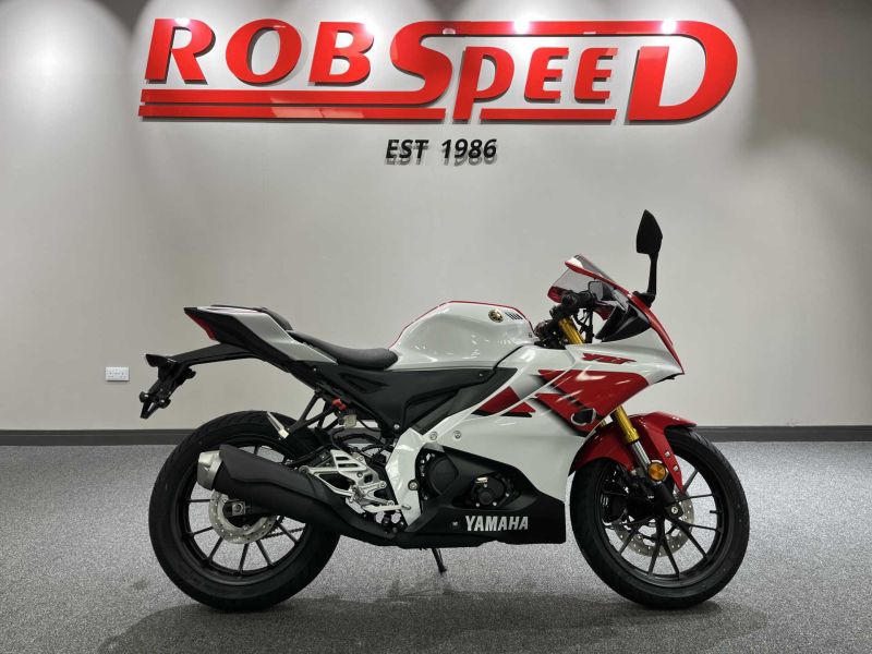 New Yamaha R125 70th Anniversary PURE WHITE