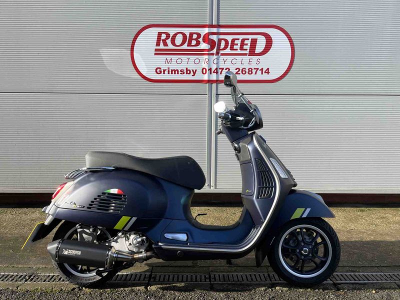 2024 Piaggio Vespa GTS 300 Supertech Blue
