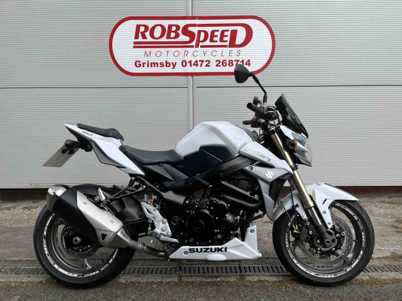 2014 Suzuki GSR 750 White 2014 Suzuki GSR 750 White