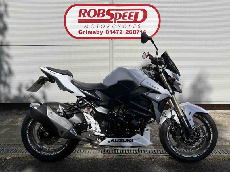 2014 Suzuki GSR 750 White 2014 Suzuki GSR 750 White