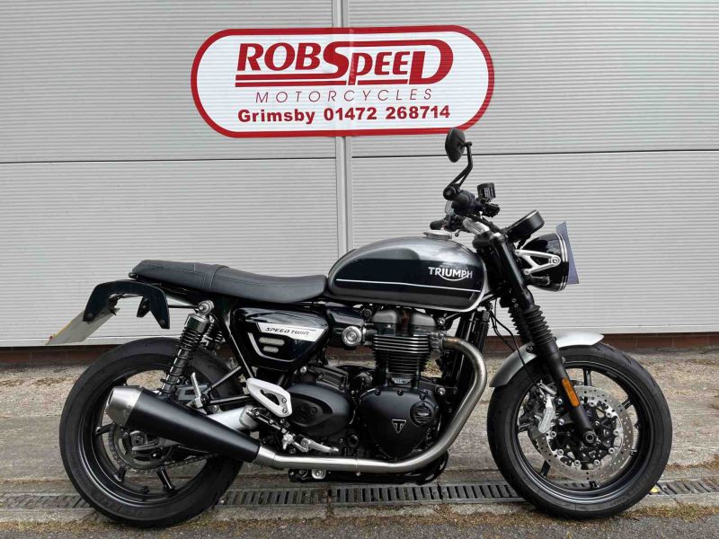 2020 Triumph Speed Twin 1200 Silver 2020 Triumph Speed Twin 1200 Silver