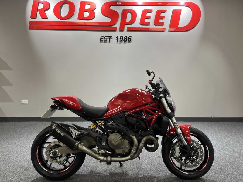 2015 Ducati M821 Monster Red