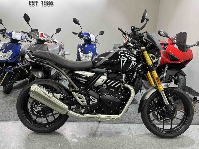 2025 Triumph Speed 400 Black/grey