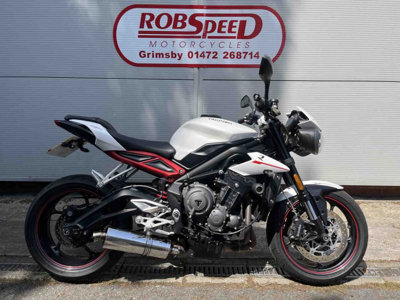 2018 Triumph Street Triple 765 R White 2018 Triumph Street Triple 765 R White