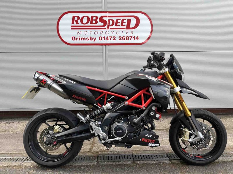 2020 Aprilia Dorsoduro 900 Black 2020 Aprilia Dorsoduro 900 Black