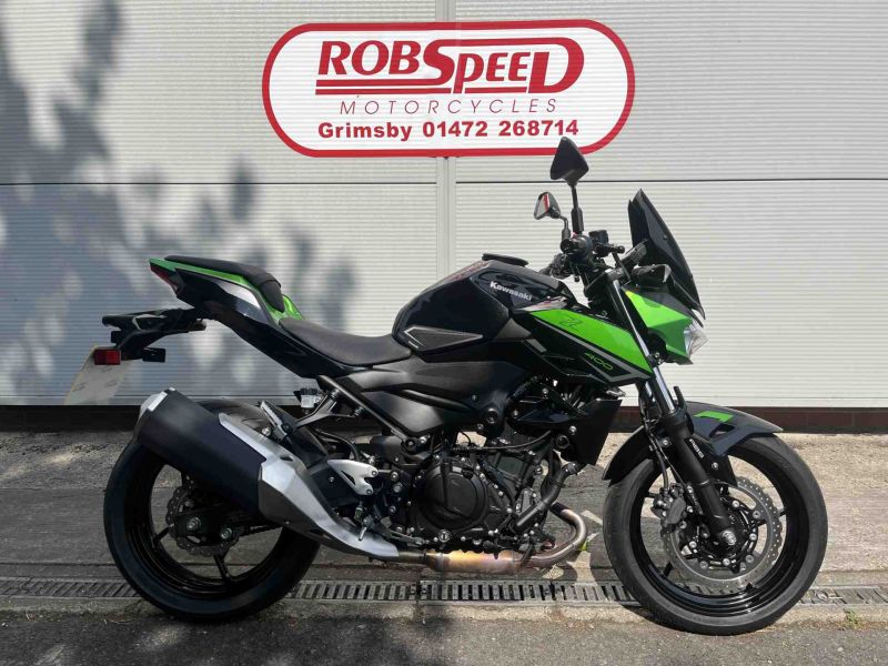 2023 Kawasaki Z400 Green