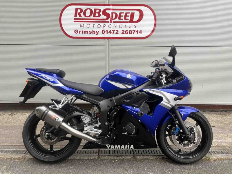 2005 Yamaha YZF R6 Blue