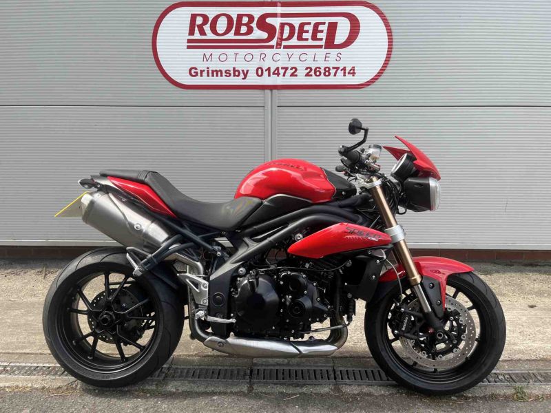 2012 Triumph Speed Triple 1050 Red 2012 Triumph Speed Triple 1050 Red