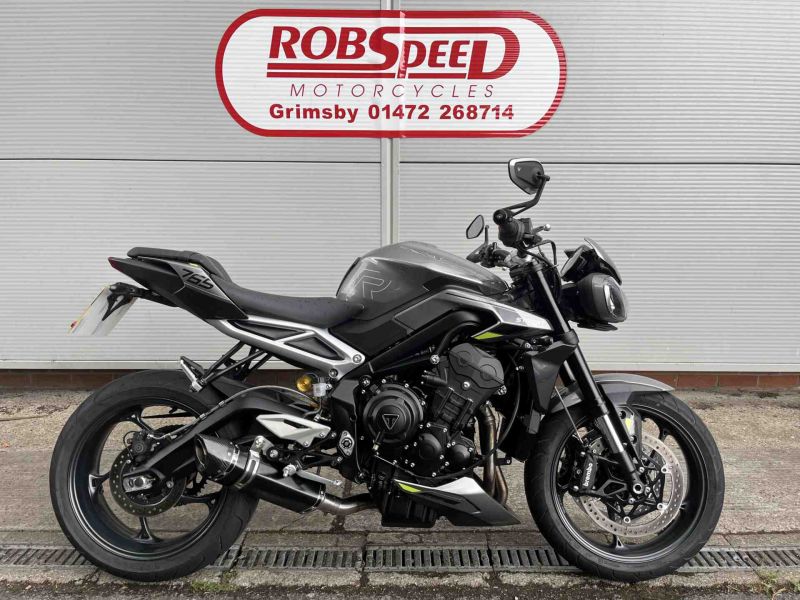 2023 Triumph Street Triple 765 R Silver