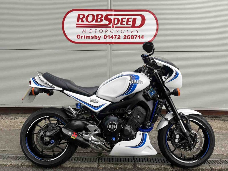 2016 Yamaha XSR 900 LC White 2016 Yamaha XSR 900 LC White