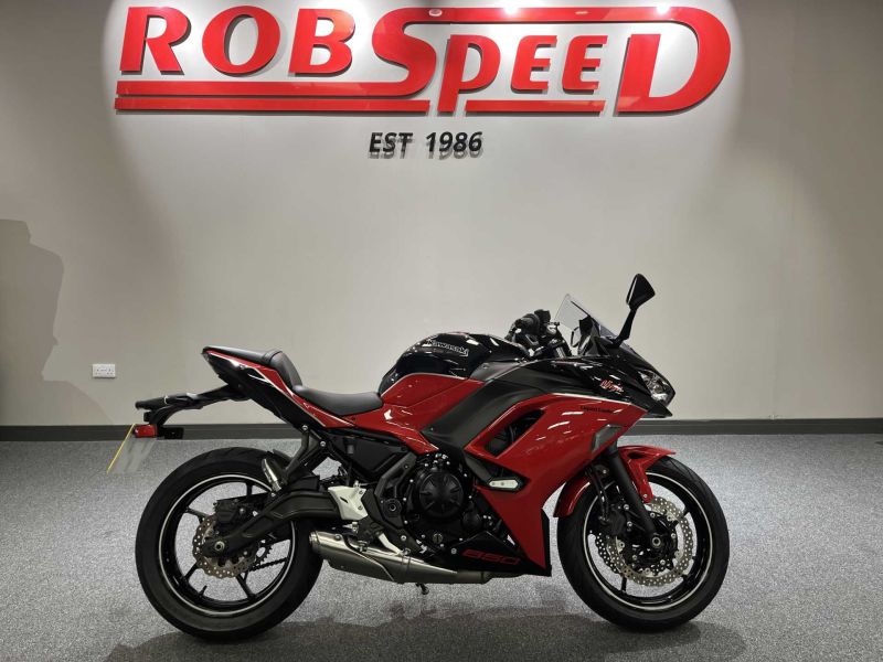 2024 Kawasaki Ninja 650 Red