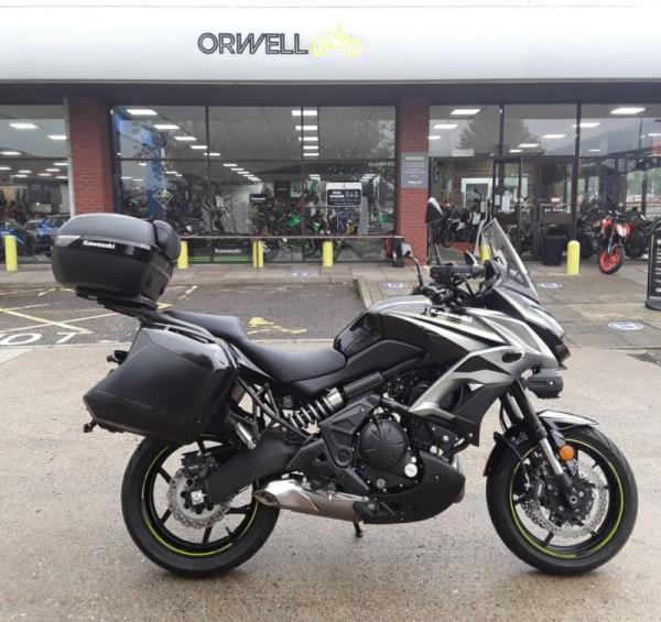 2019 Kawasaki KLE650 ABS VERSYS FKF 19’YM
TOURER
GRAND TOURER BLACK