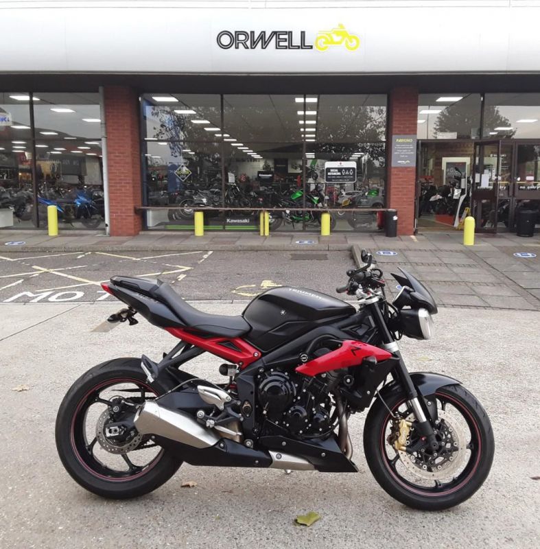 2015 Triumph STREET III R Black
