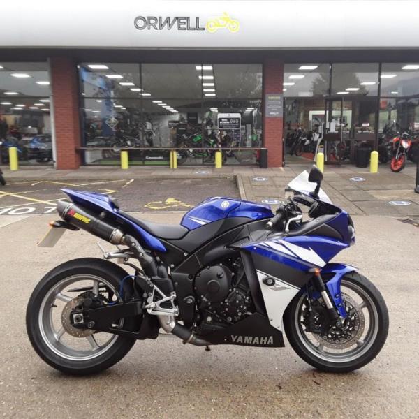 2010 Yamaha YZF-R1 Blue