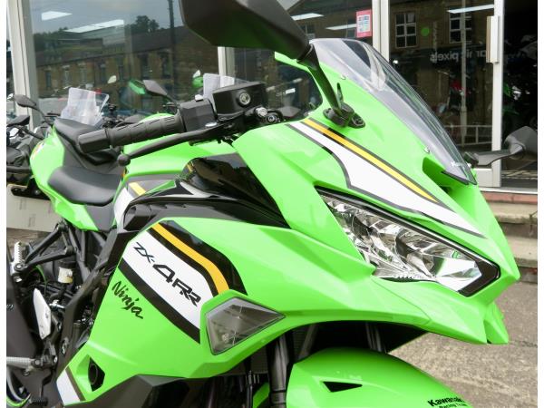 ARUページ KAWASAKI NINJA ZX-4RR 2025 - Kawasaki Autorama Ltd