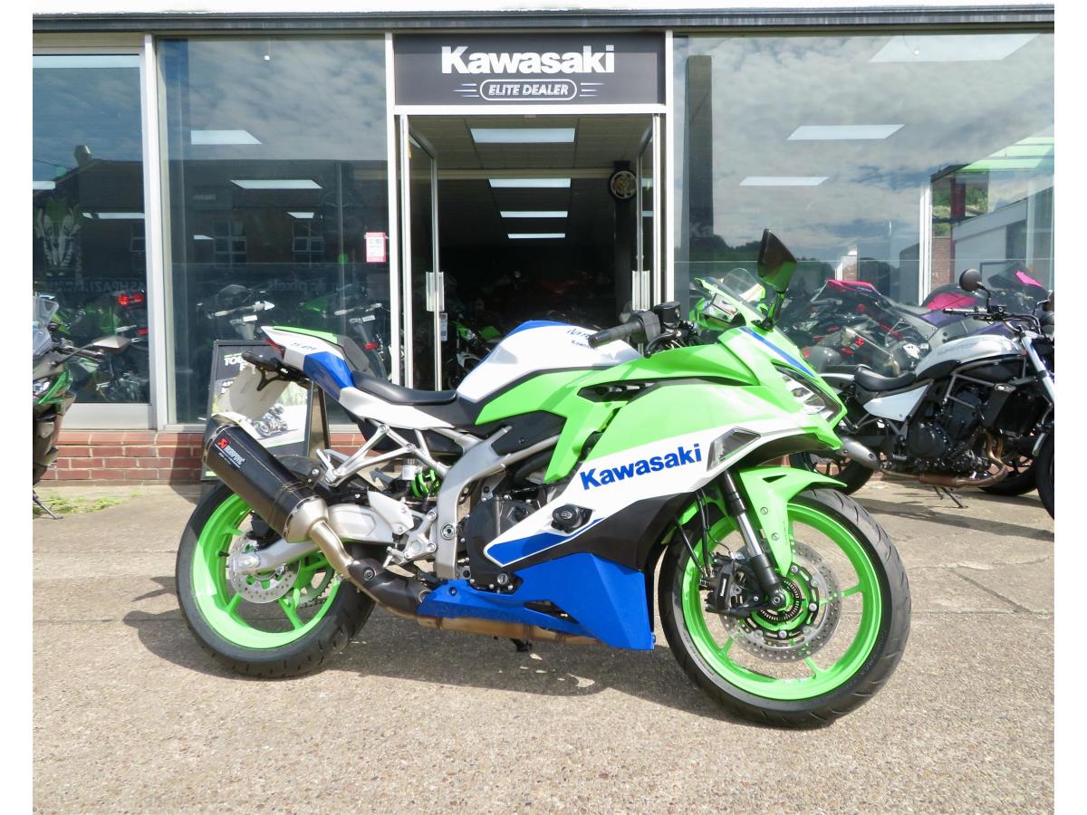 Main image of KAWASAKI NINJA ZX-4RR 40TH ANNIVERSARY PERFORMANCE EDITION 2024