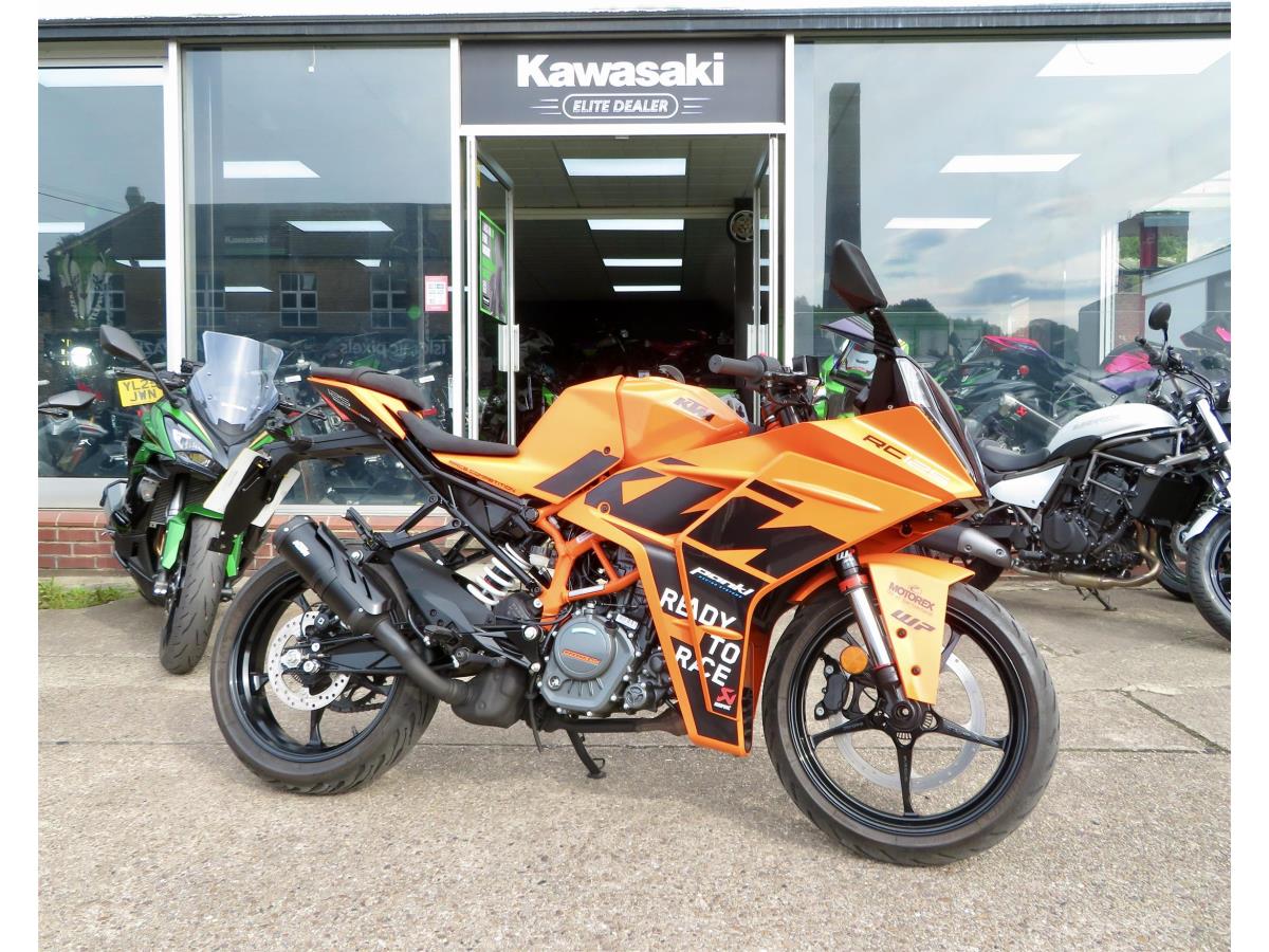 Main image of KTM RC125 2024