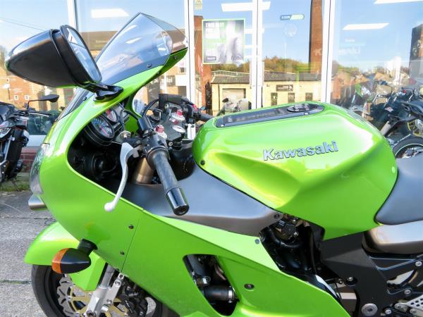 KAWASAKI NINJA ZX-12R 2002 - Kawasaki Autorama Ltd