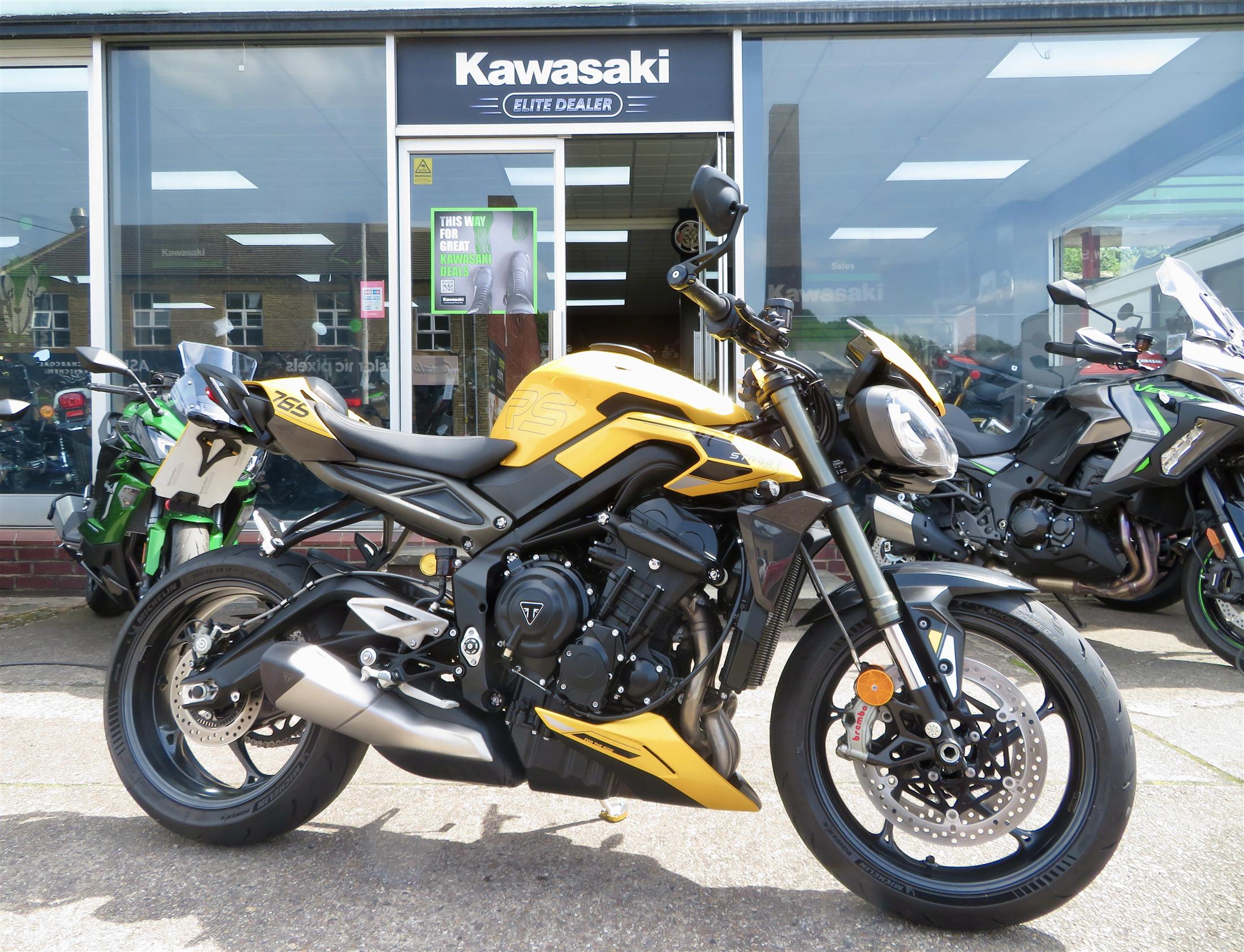 TRIUMPH STREET TRIPLE 765 RS - Kawasaki Autorama Ltd