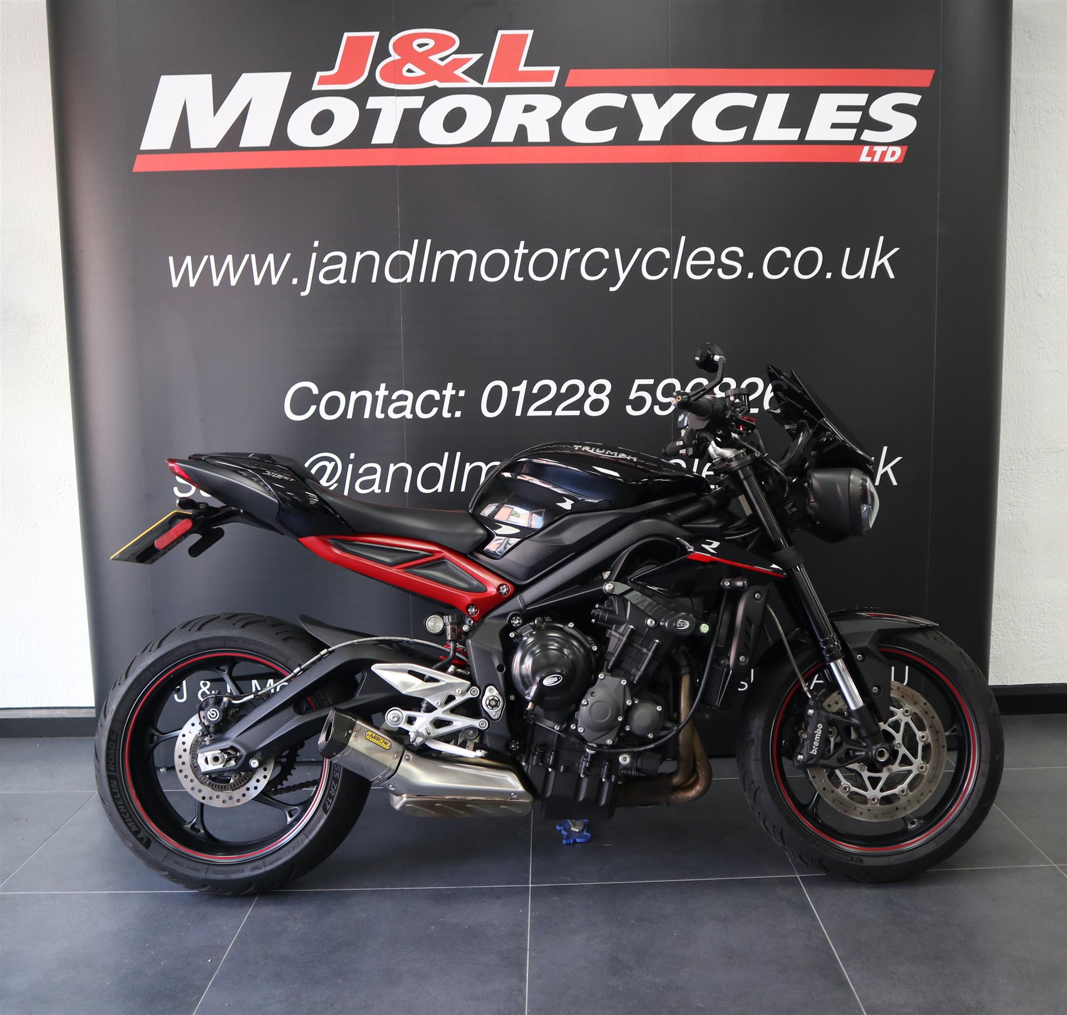 Triumph Street Triple 765 R. 4 Owners, Full Service History!