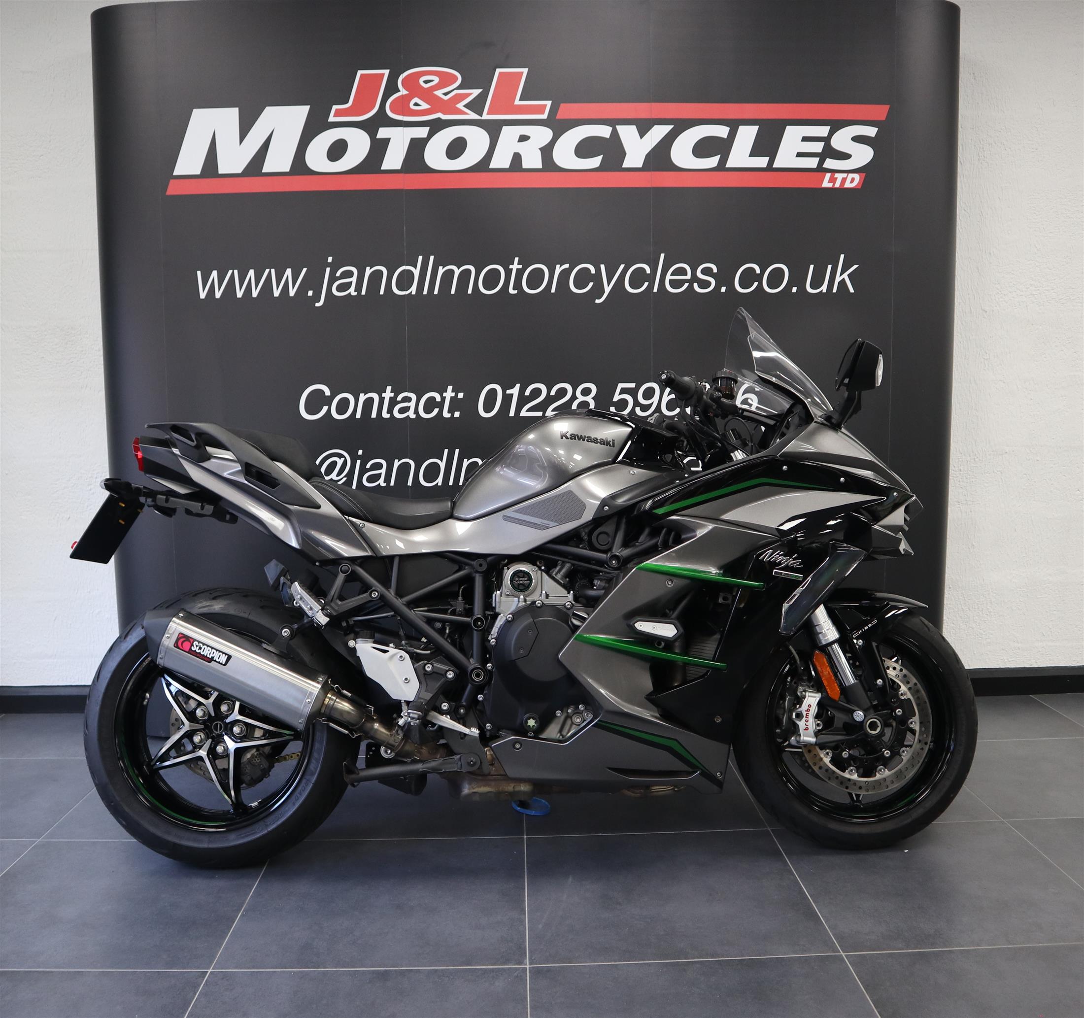 Kawasaki Ninja H2 SX SE+. KECS Suspension. Brembo Brakes
