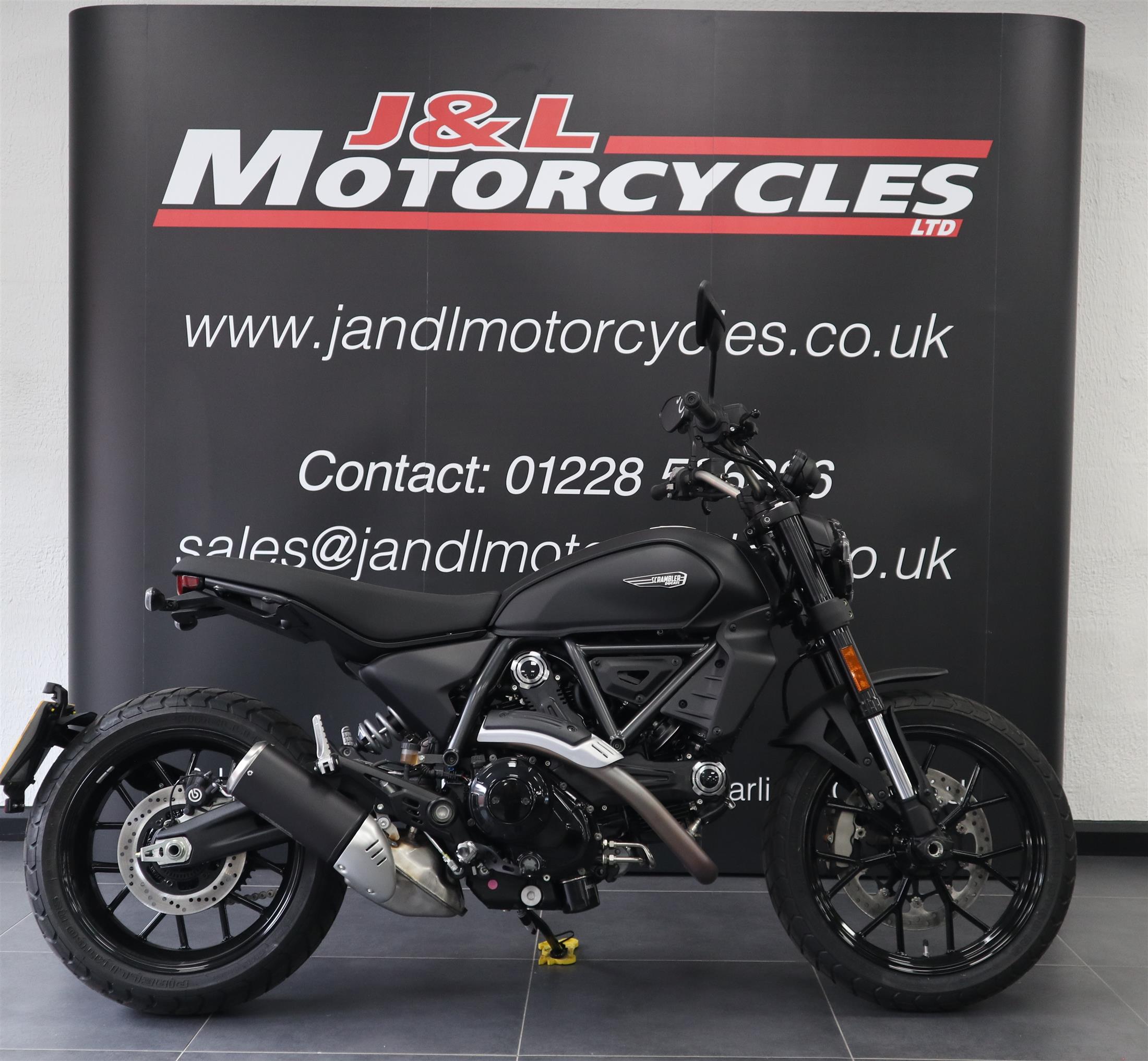 Ducati Scrambler Icon Dark