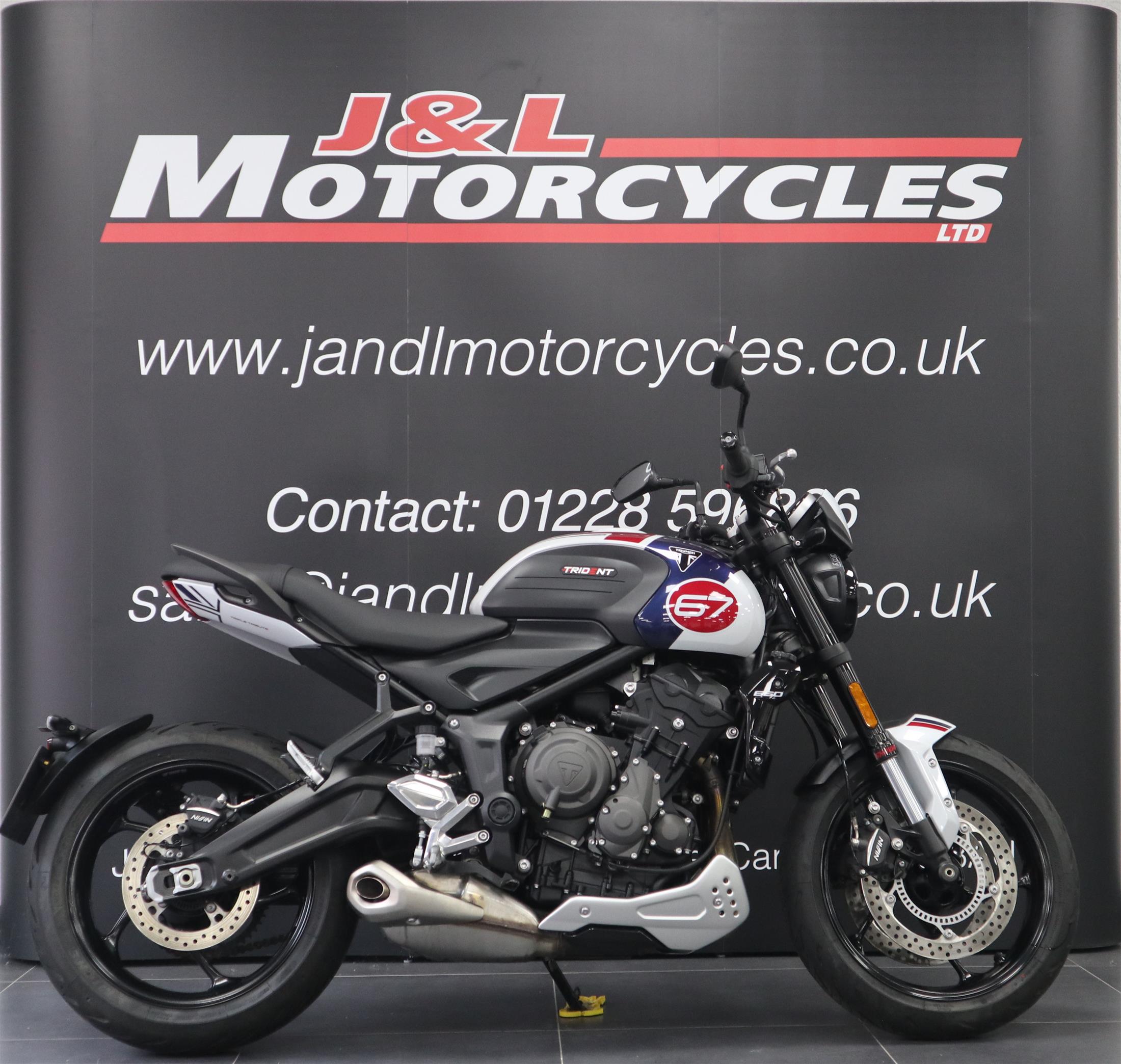 Triumph Trident 660 Tribute Edition