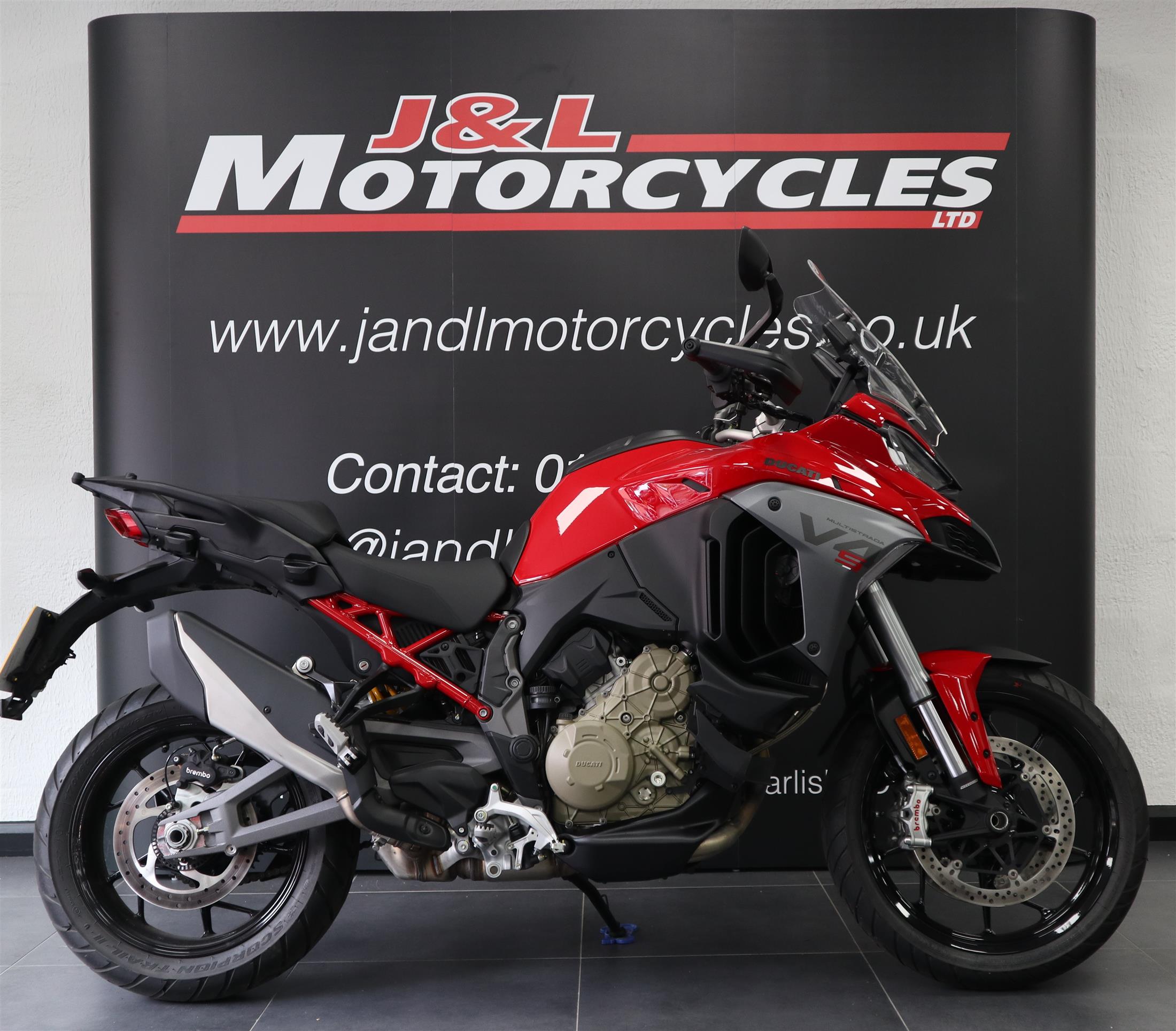 Ducati Multistrada V4 S radar. Ex-demo.